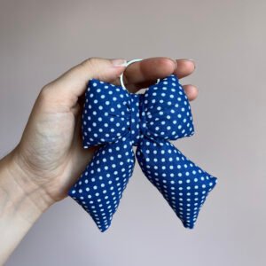 Porte-clés nœud pois bleu