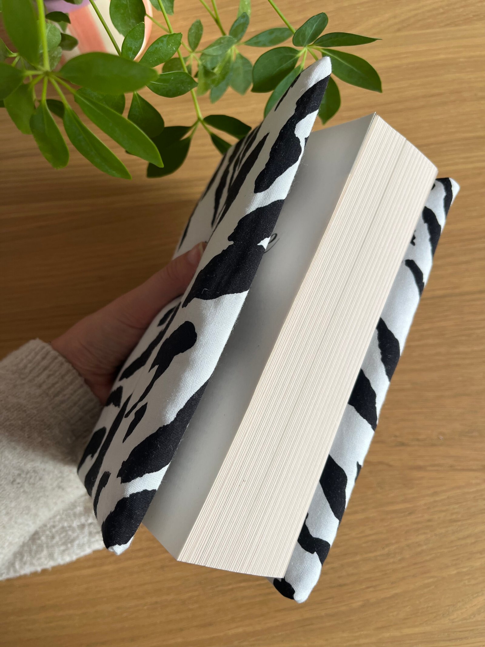 Couvre-livre ajustable et réversible Noa – Image 4