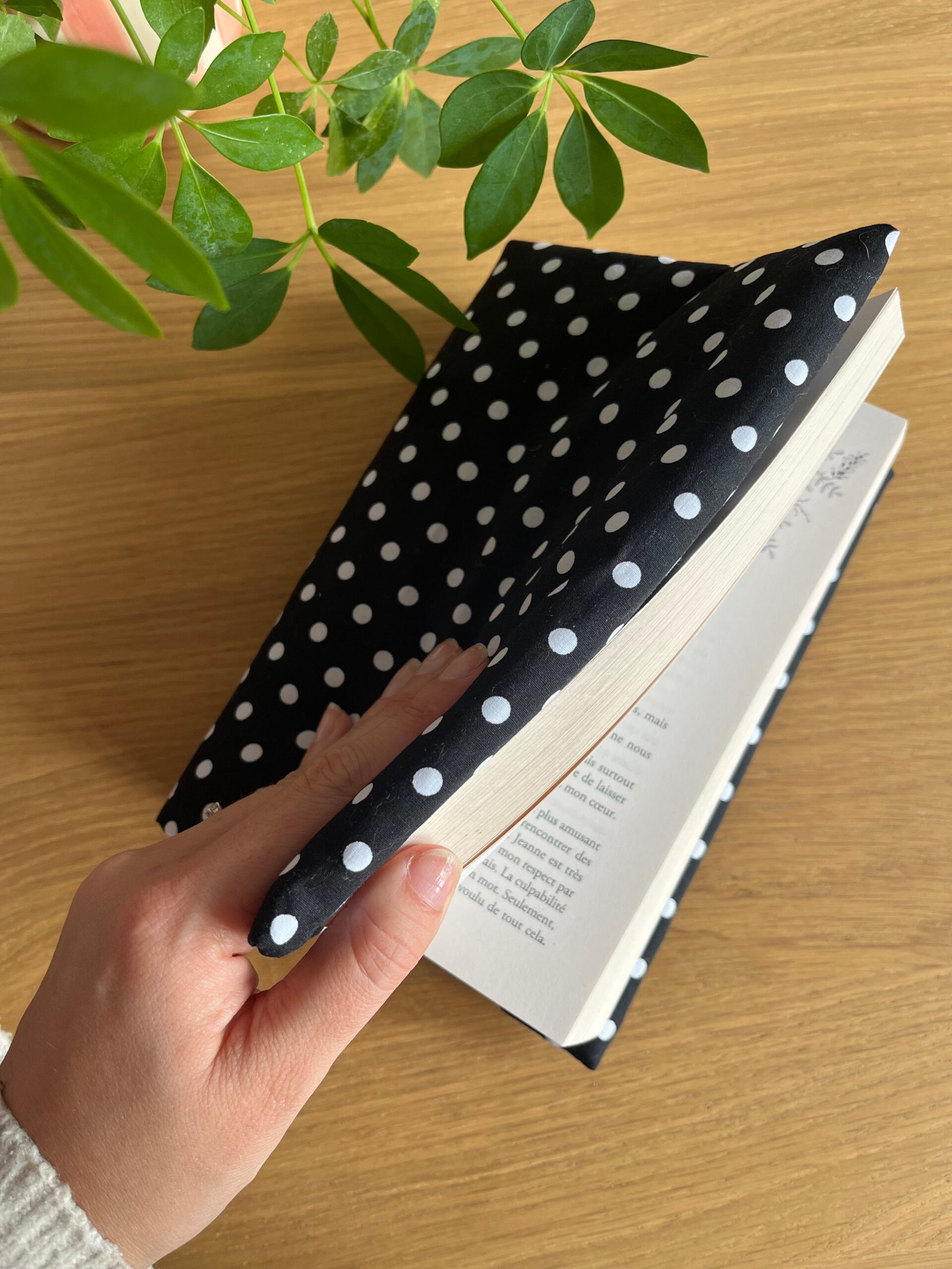 Couvre-livre ajustable et réversible Noa – Image 3