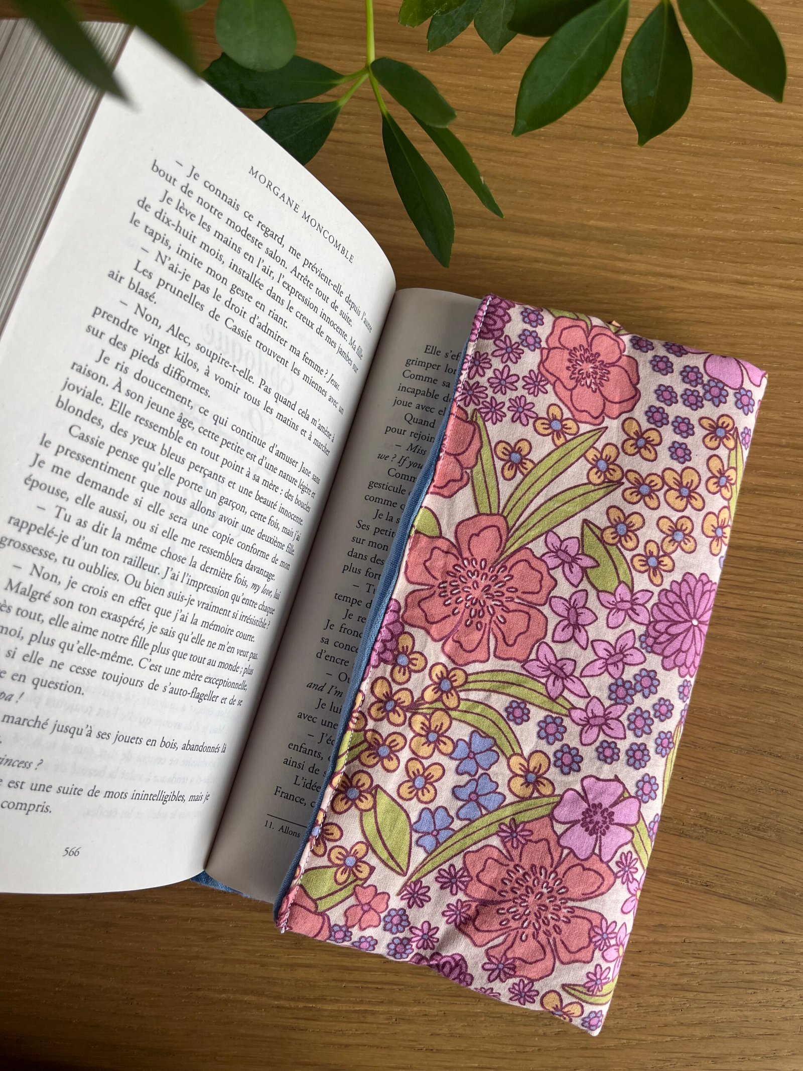 Couvre-livre ajustable et réversible Capucine – Image 4
