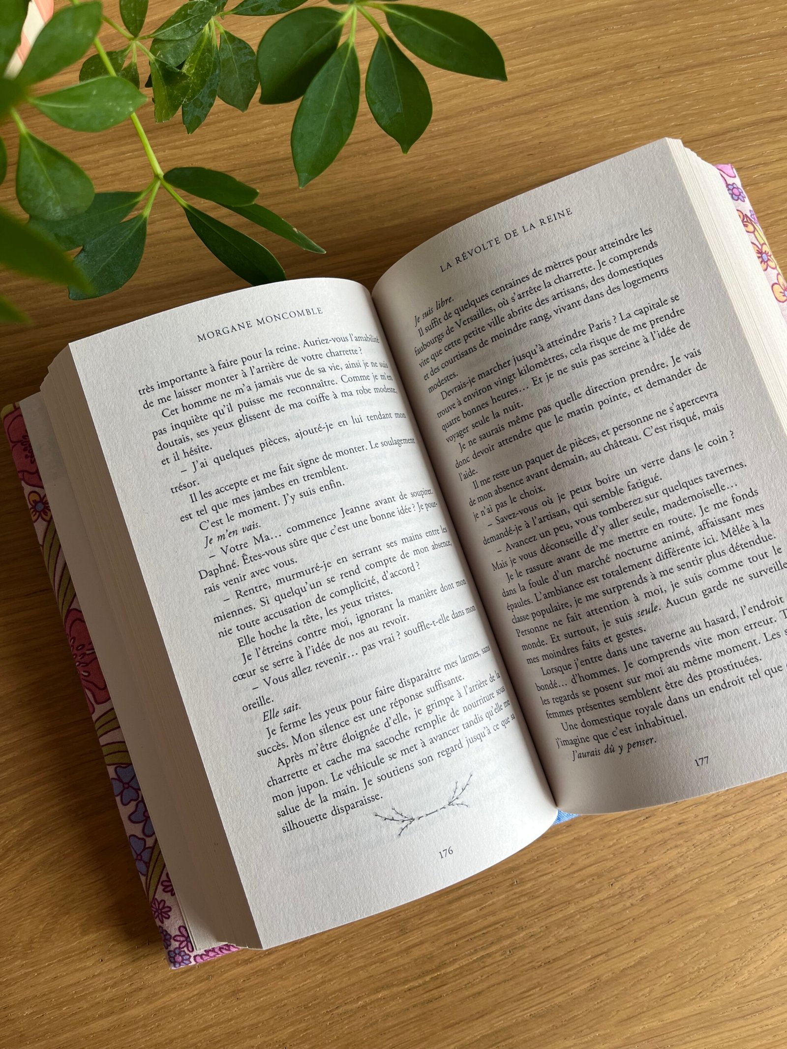 Couvre-livre ajustable et réversible Capucine – Image 5