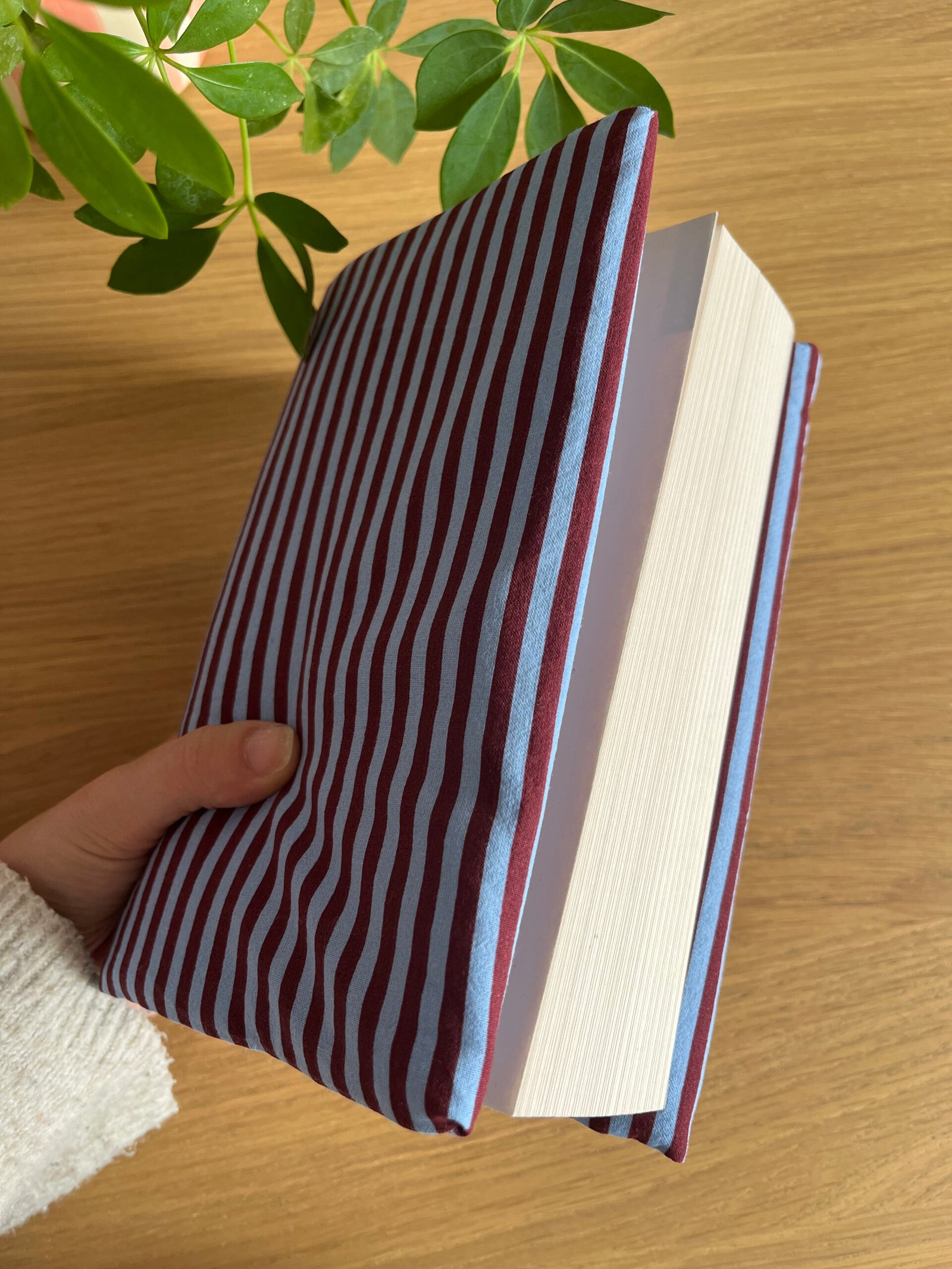 Couvre-livre ajustable et réversible Adèle – Image 4